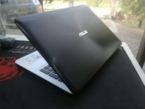 *Excellent Performer*ASUS X555L*i5-5200U*1000GB HDD*4GB DDR3*DVD*HD*SONICMASTER AUDIO*